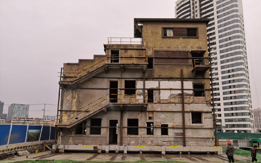 上海楊樹浦路540號船廠辦公樓平移、頂升工程