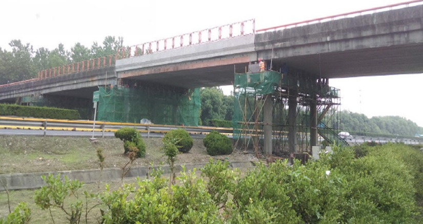 上海G60高速新浜分離立交橋整體頂升工程