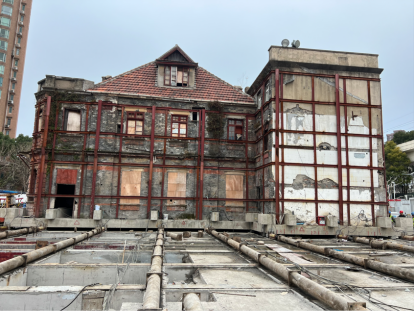 上海某舊區(qū)改造（城市更新項(xiàng)目）保留建筑平移順利完成