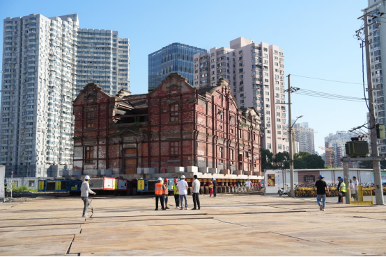 虹口區(qū)106街坊風(fēng)貌建筑順利平移至中間址